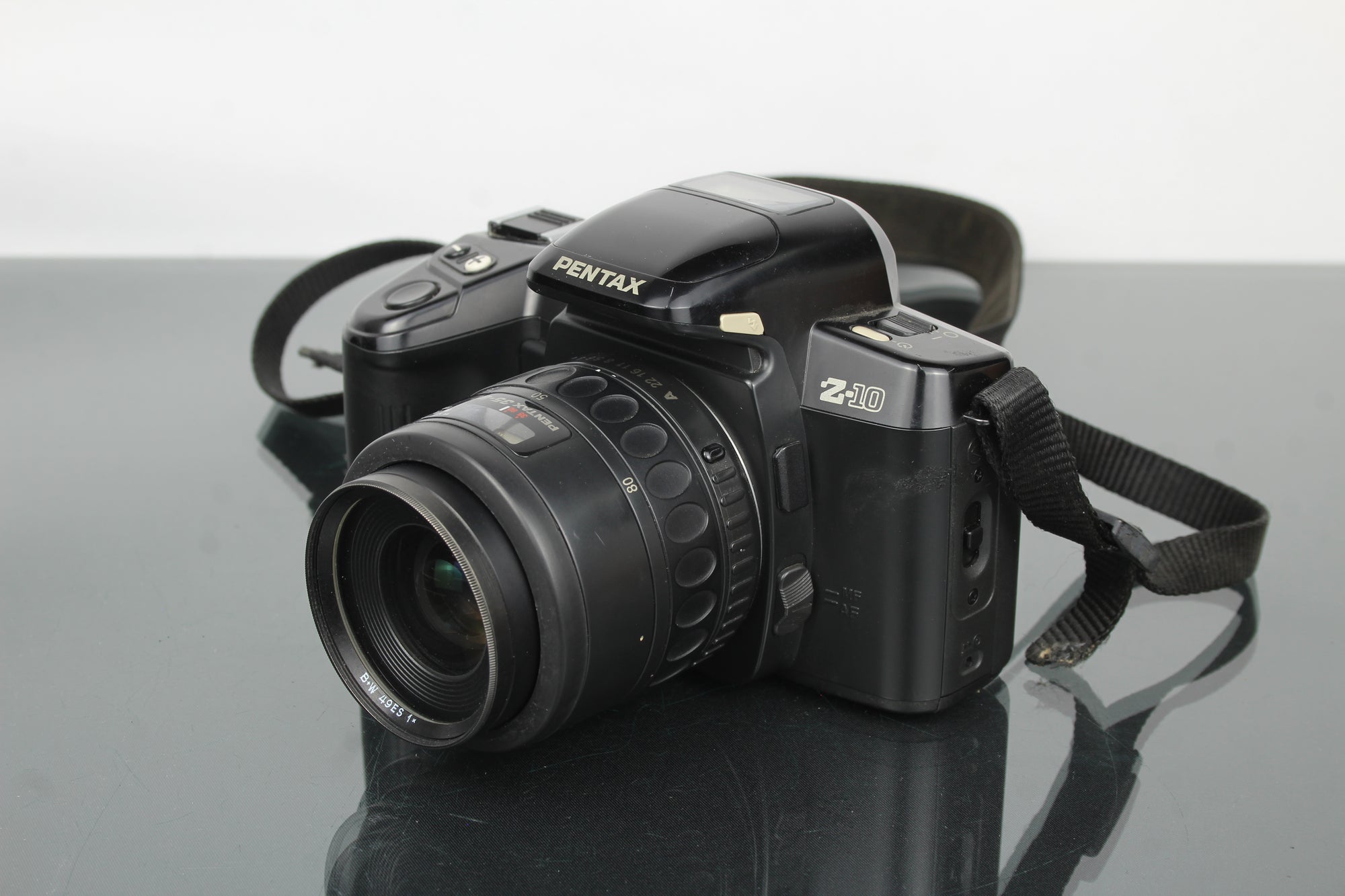 Pentax Z-10 + objetivo 1:4-5.6 35-80mm