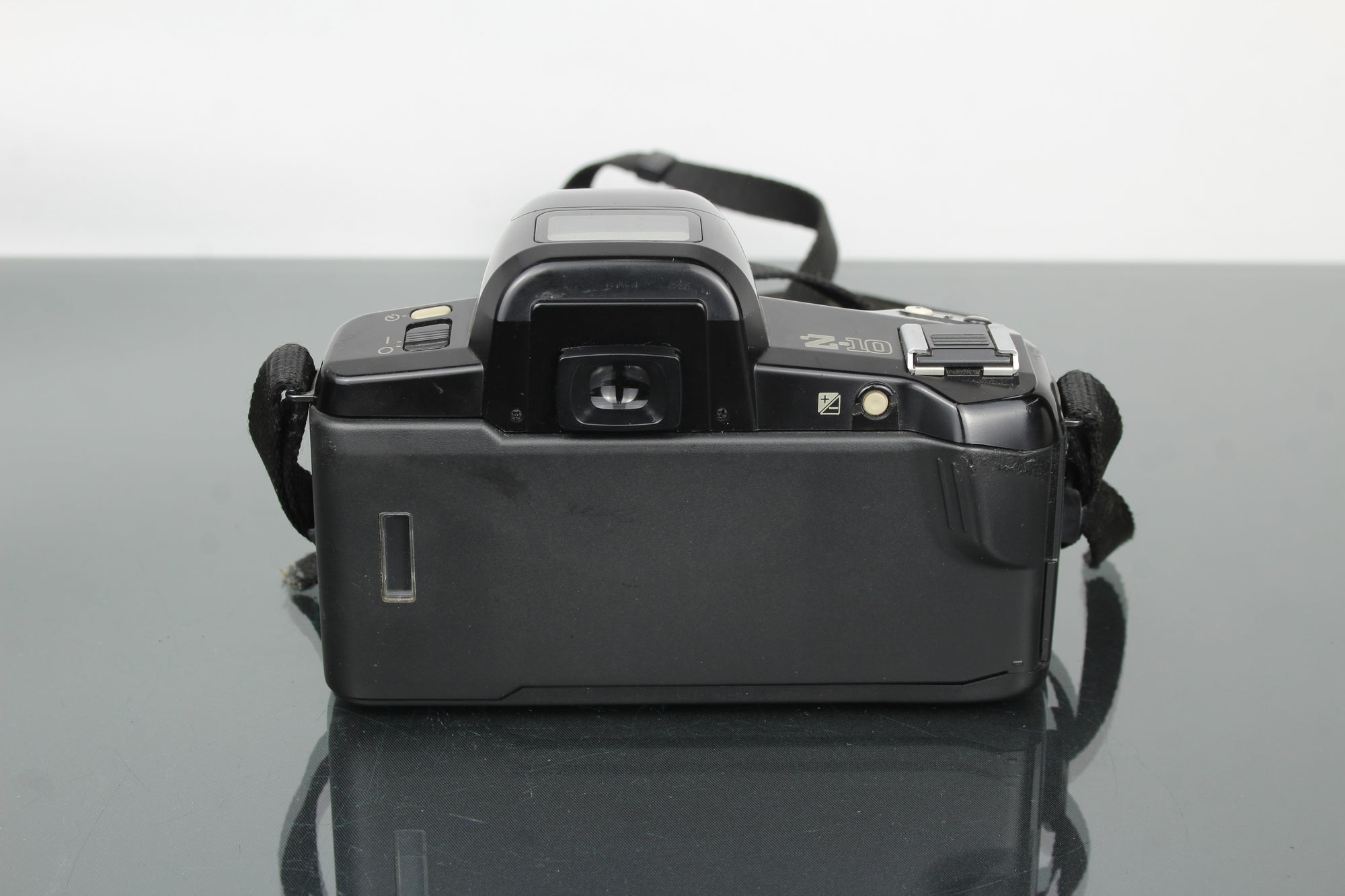 Pentax Z-10 + objetivo 1:4-5.6 35-80mm