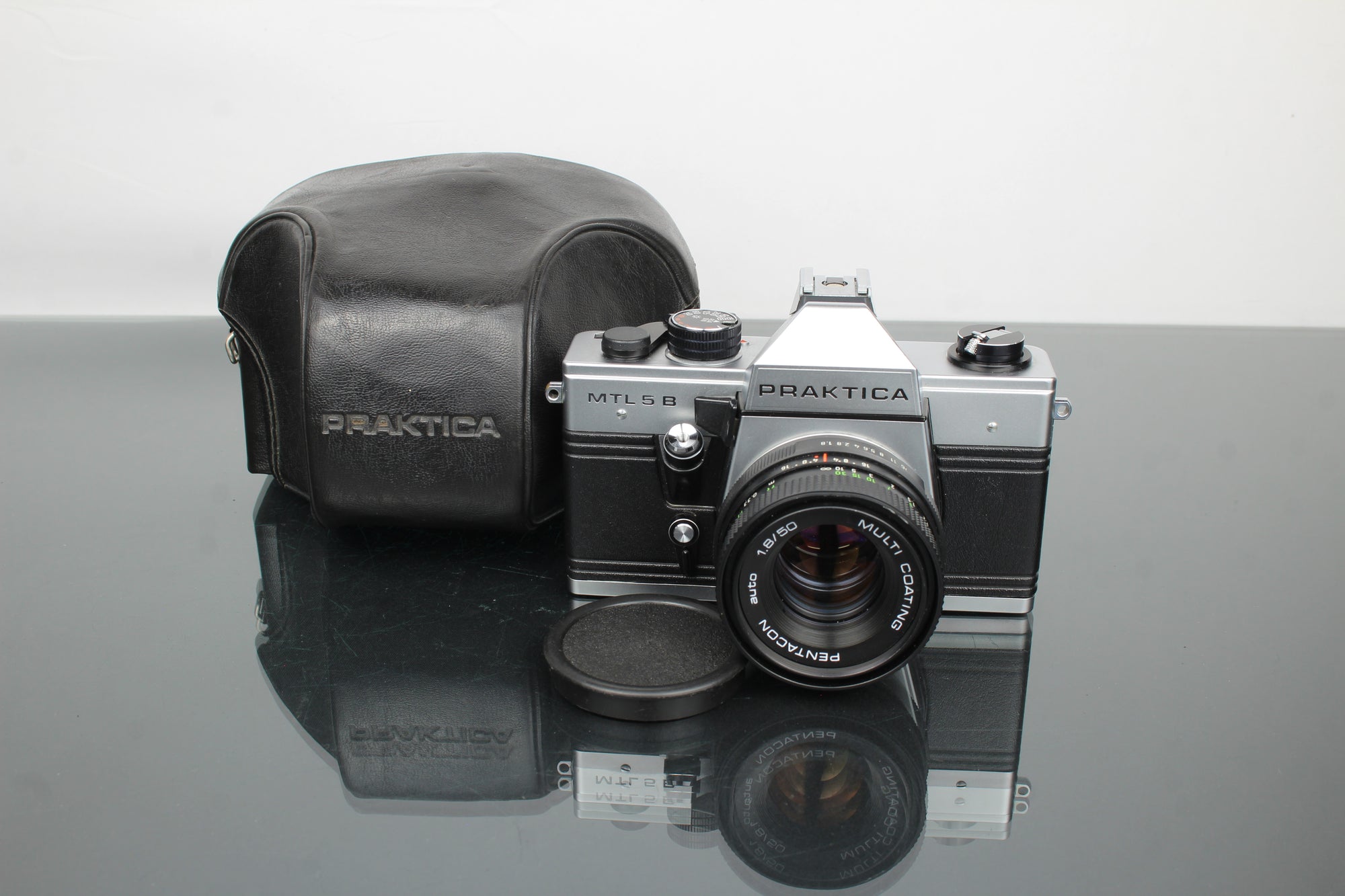 Praktica MLT 5 B + lente Pentacon auto 1.8/50 (montura M42)