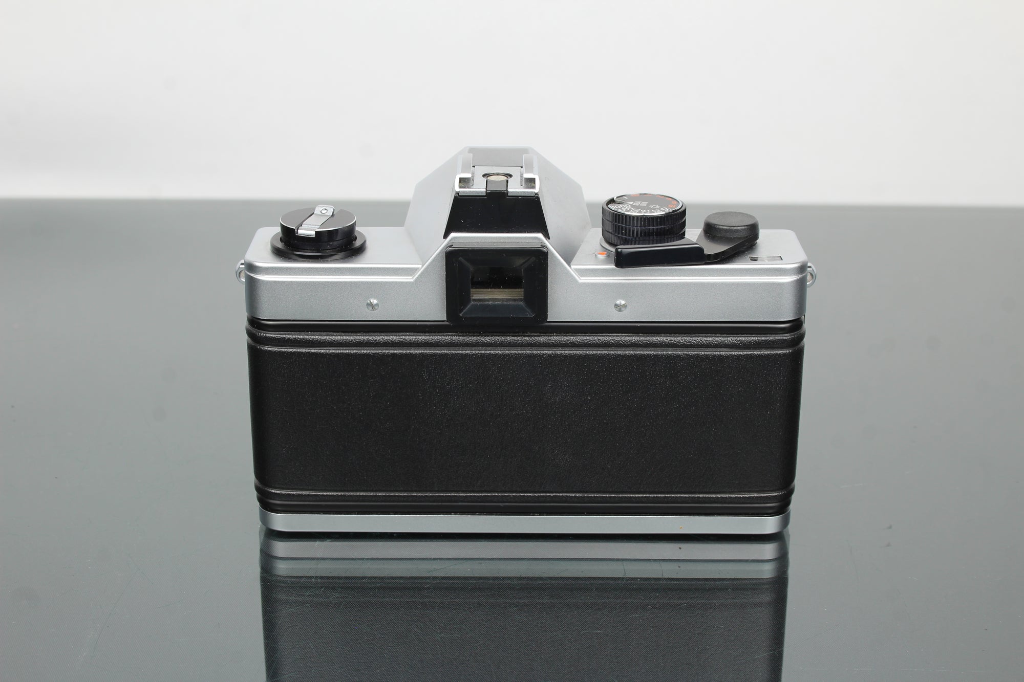 Praktica MLT 5 B + lente Pentacon auto 1.8/50 (montura M42)