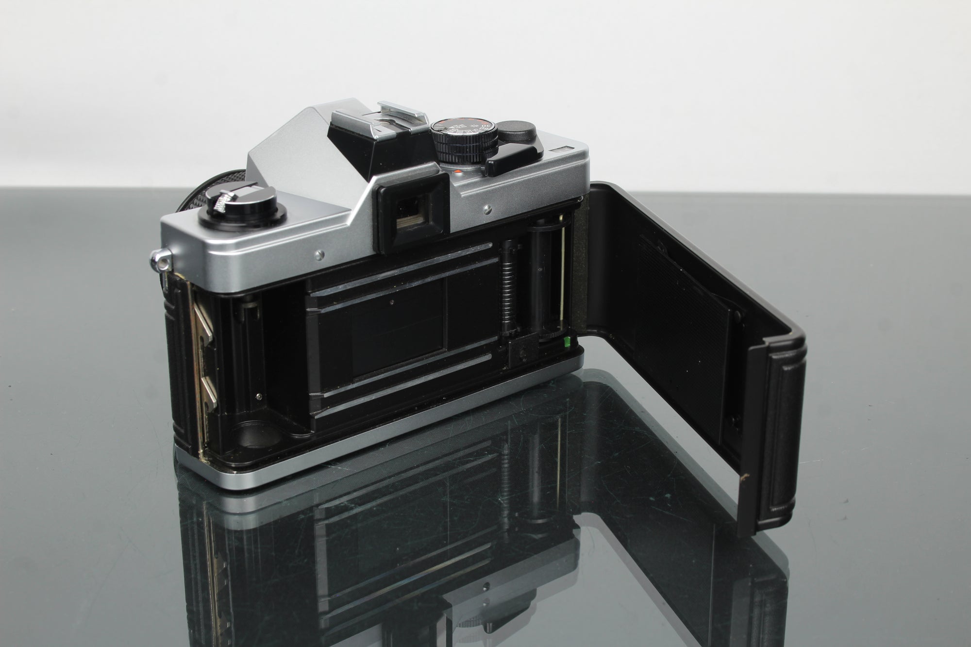 Praktica MLT 5 B + lente Pentacon auto 1.8/50 (montura M42)