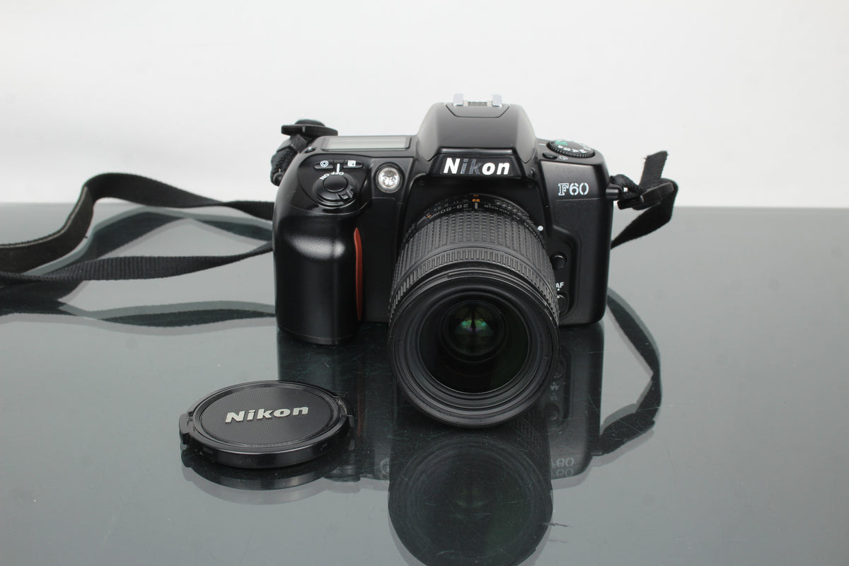 Nikon F60 + lente AF Nikkor 28-80mm 1:3.5-5.6 D