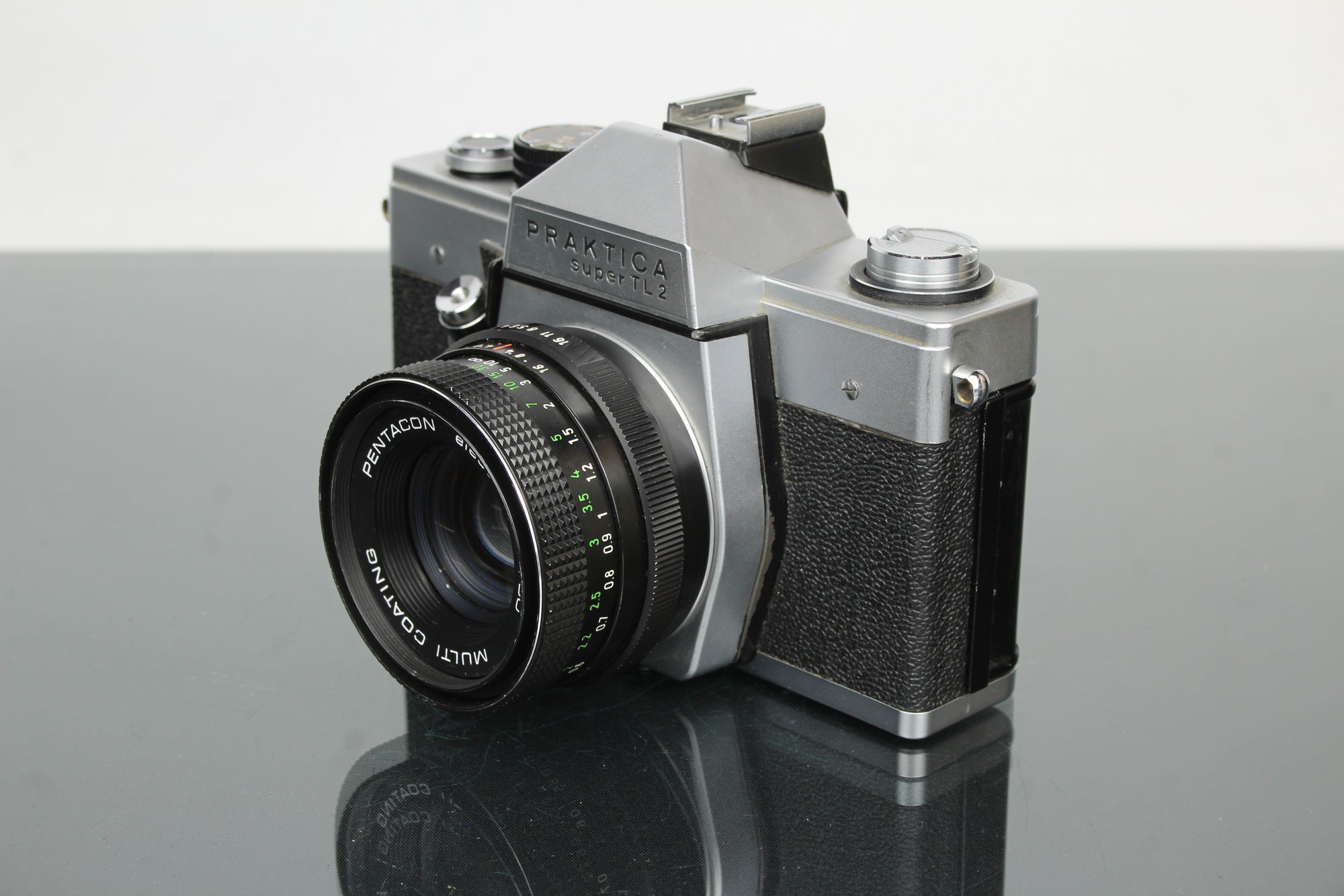 <tc>Praktica</tc> super TL2 + lente Pentacon eléctrica 50mm 1.8 M42