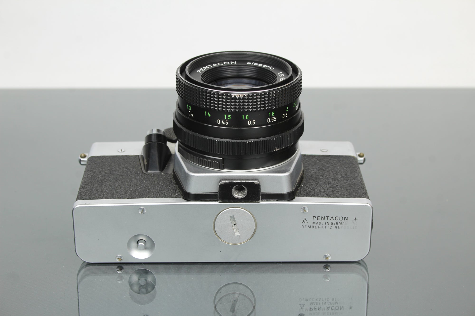 <tc>Praktica</tc> super TL2 + lente Pentacon eléctrica 50mm 1.8 M42