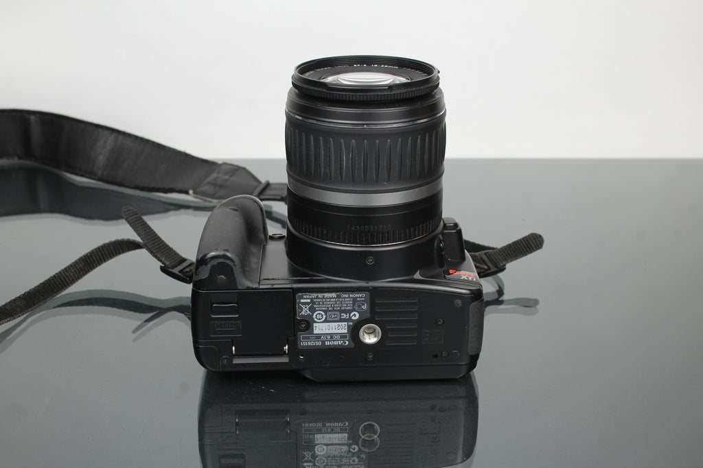 Canon EOS Rebel XTI + lente Canon EF-S 18-55mm 1:3.5-5.6