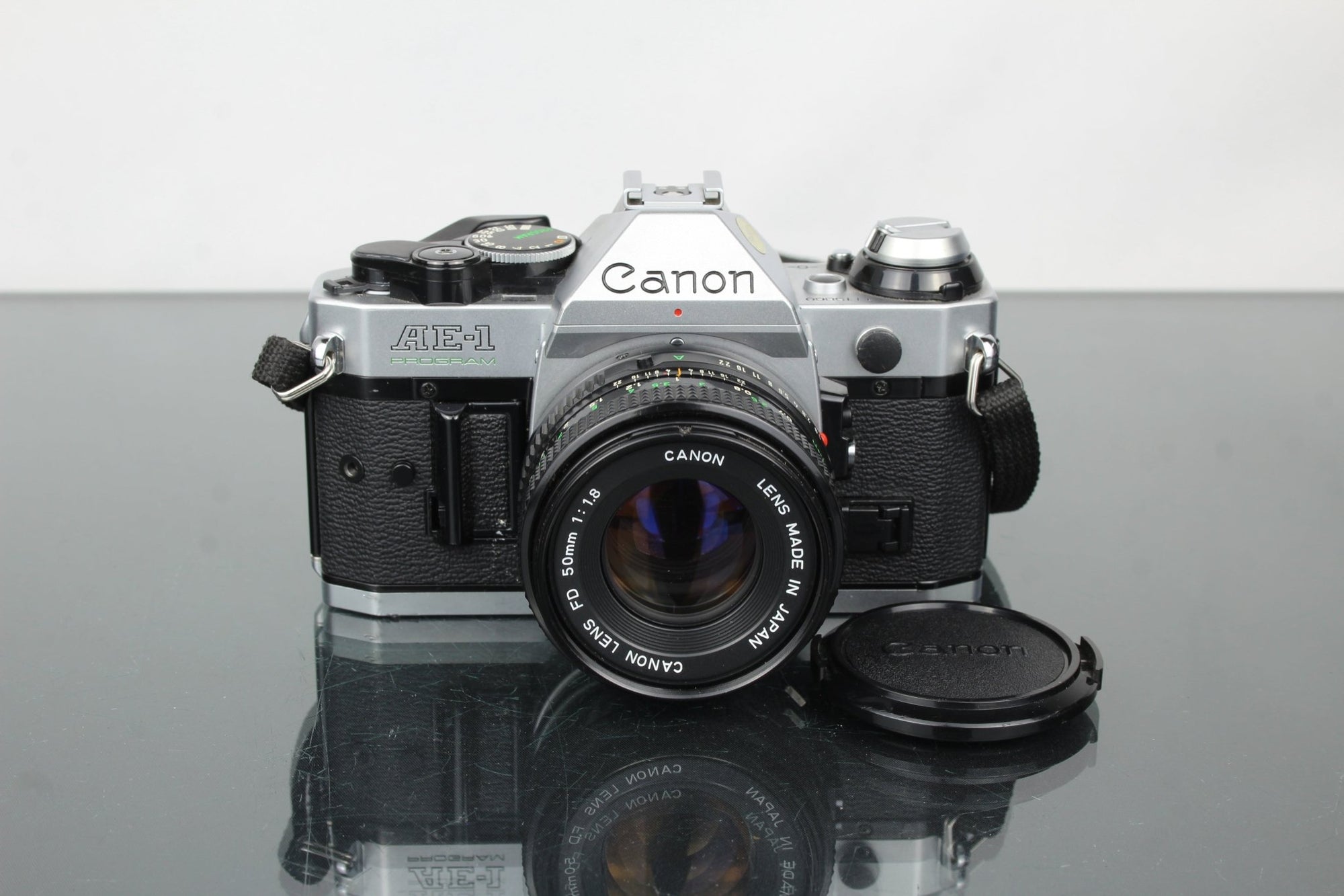 Canon AE - 1 + Canon 50mm 1.8 Canon FD mount - Dutch|Thrift