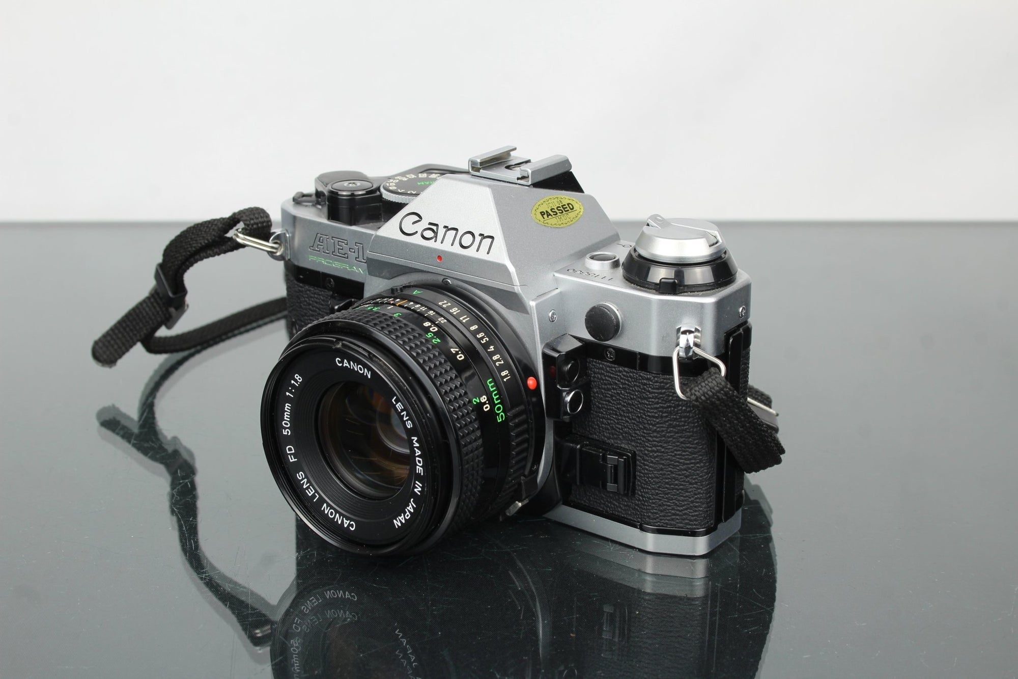 Canon AE - 1 + Canon 50mm 1.8 Canon FD mount - Dutch|Thrift