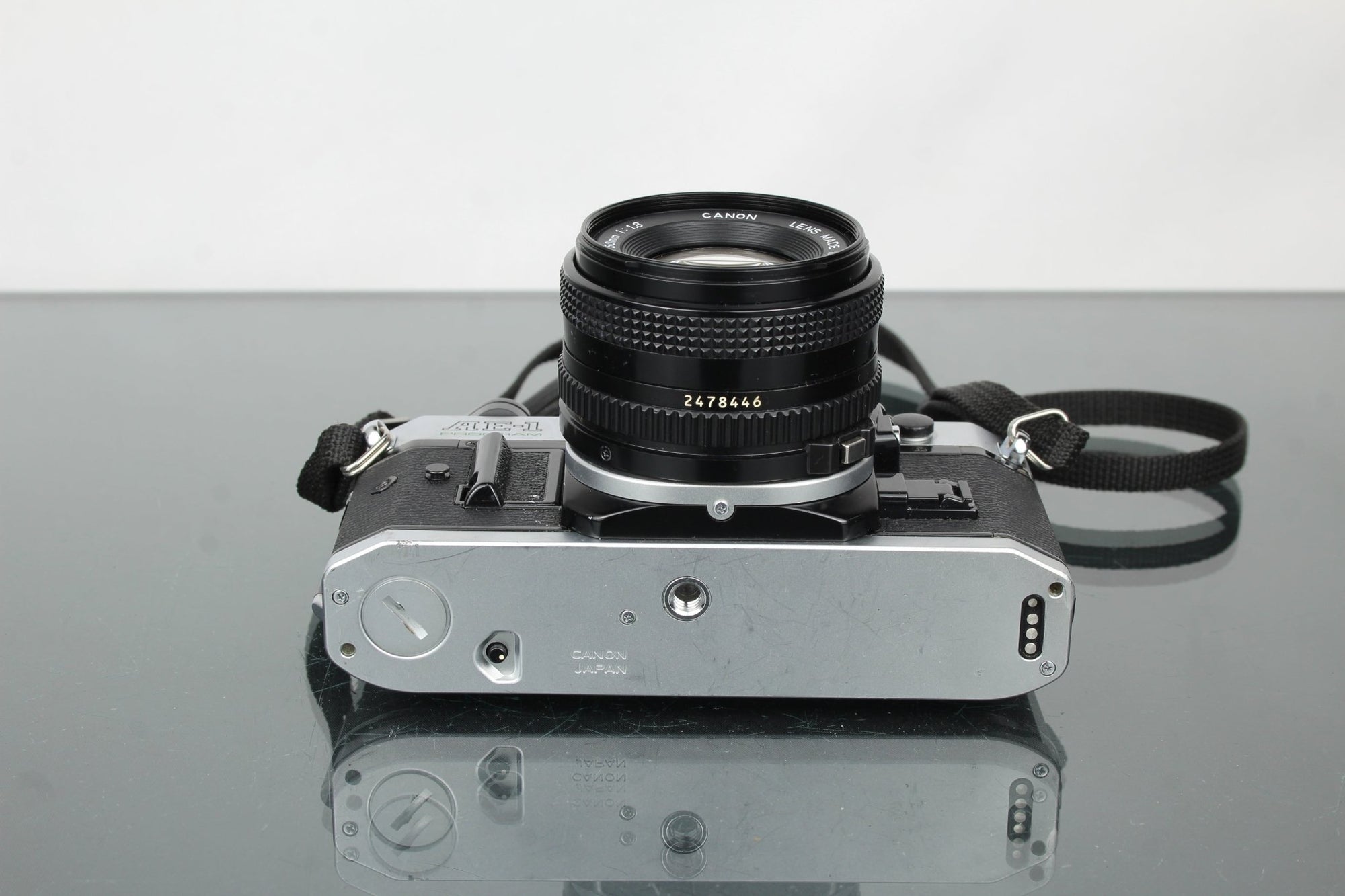 Canon AE - 1 + Canon 50mm 1.8 Canon FD mount - Dutch|Thrift