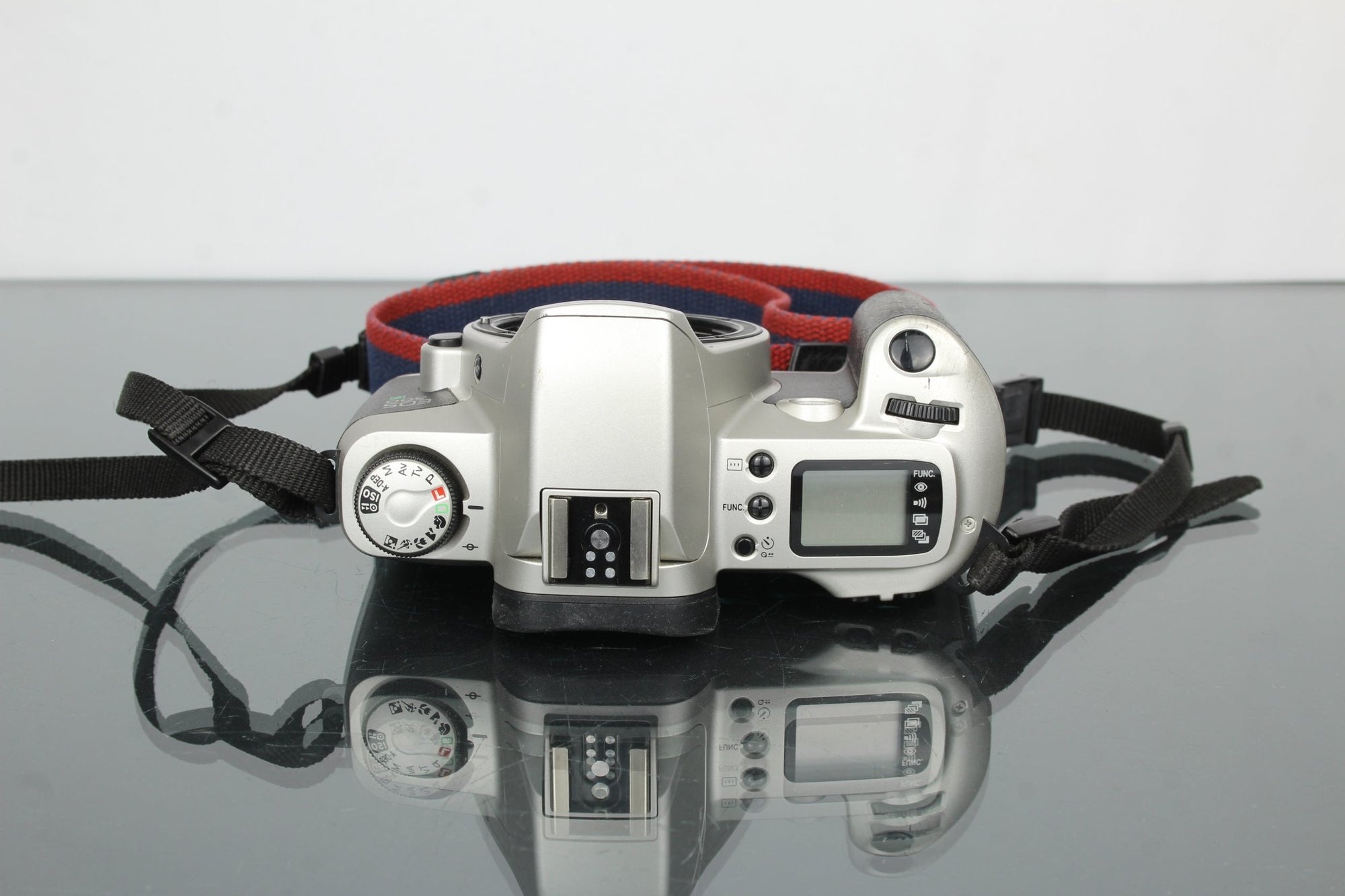 Canon EOS 500n - Dutch|Thrift