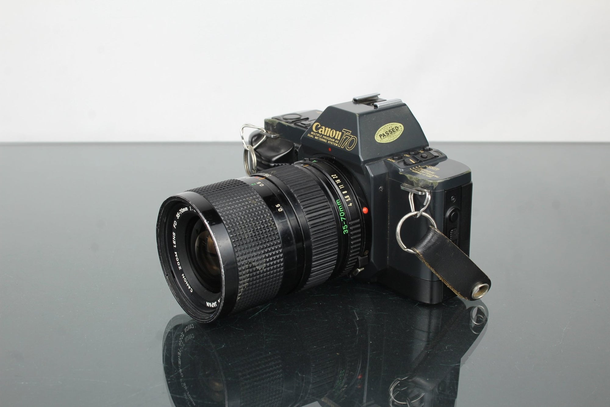 Canon T70 + Canon 35 - 70mm 1:4 - Dutch|Thrift