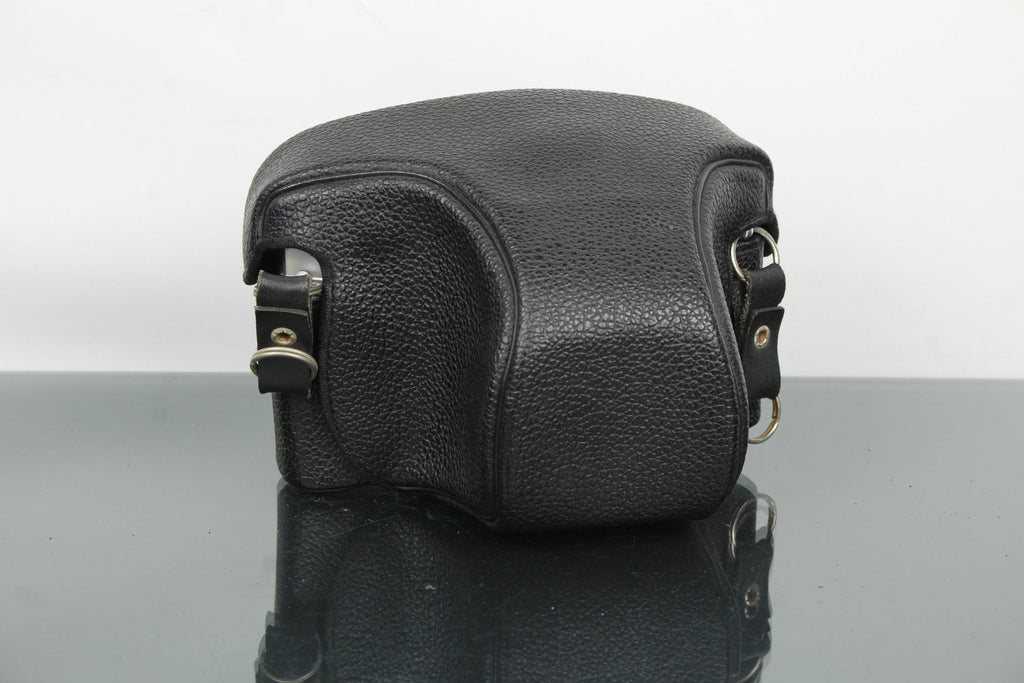 Chinon CX2 + Auto Chinon 55mm 1.7 lens - Dutch|Thrift