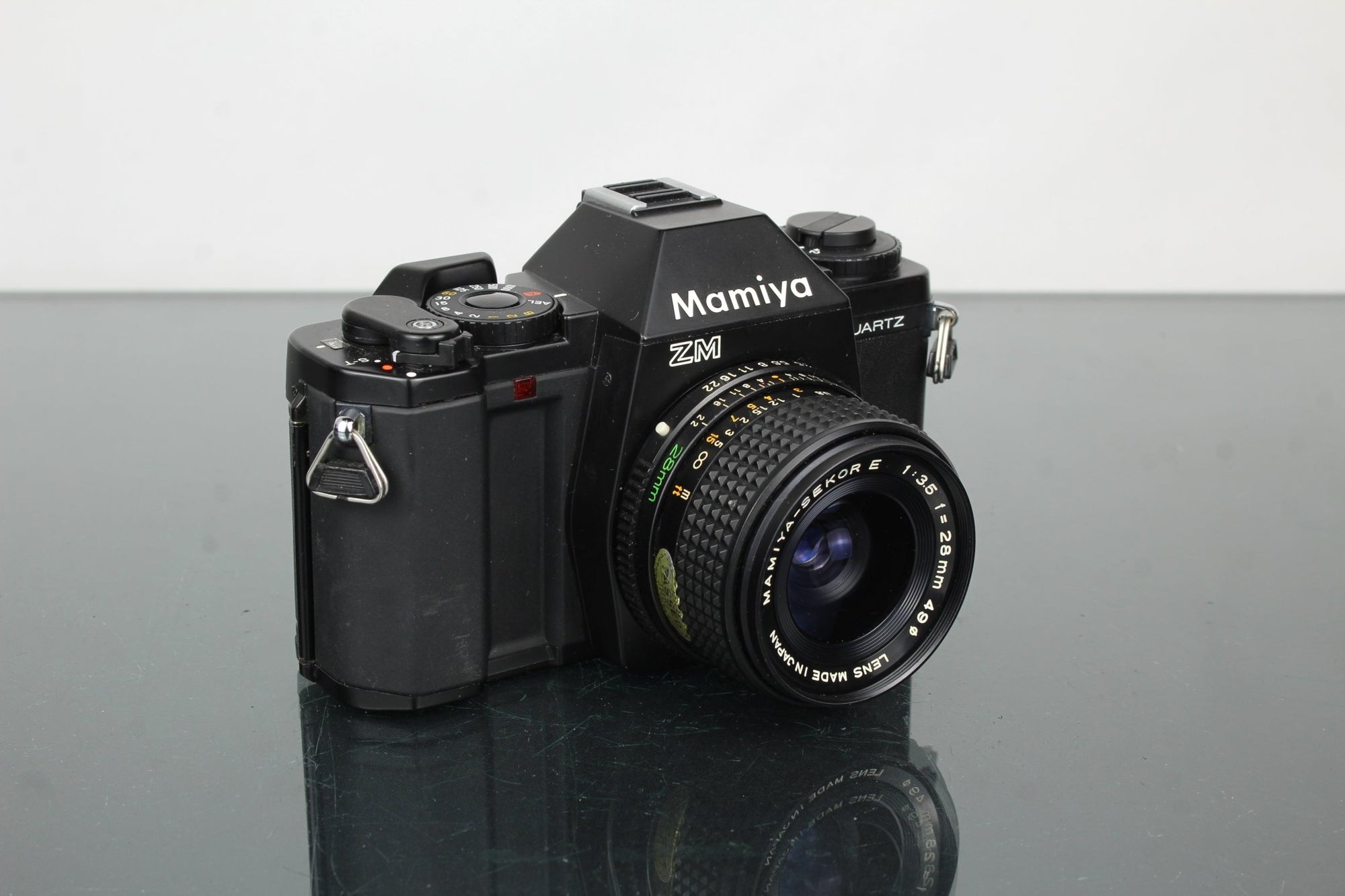 Mamiya ZM quartz + Mamiya - Sekor 1:3.5 28mm lens - Dutch|Thrift