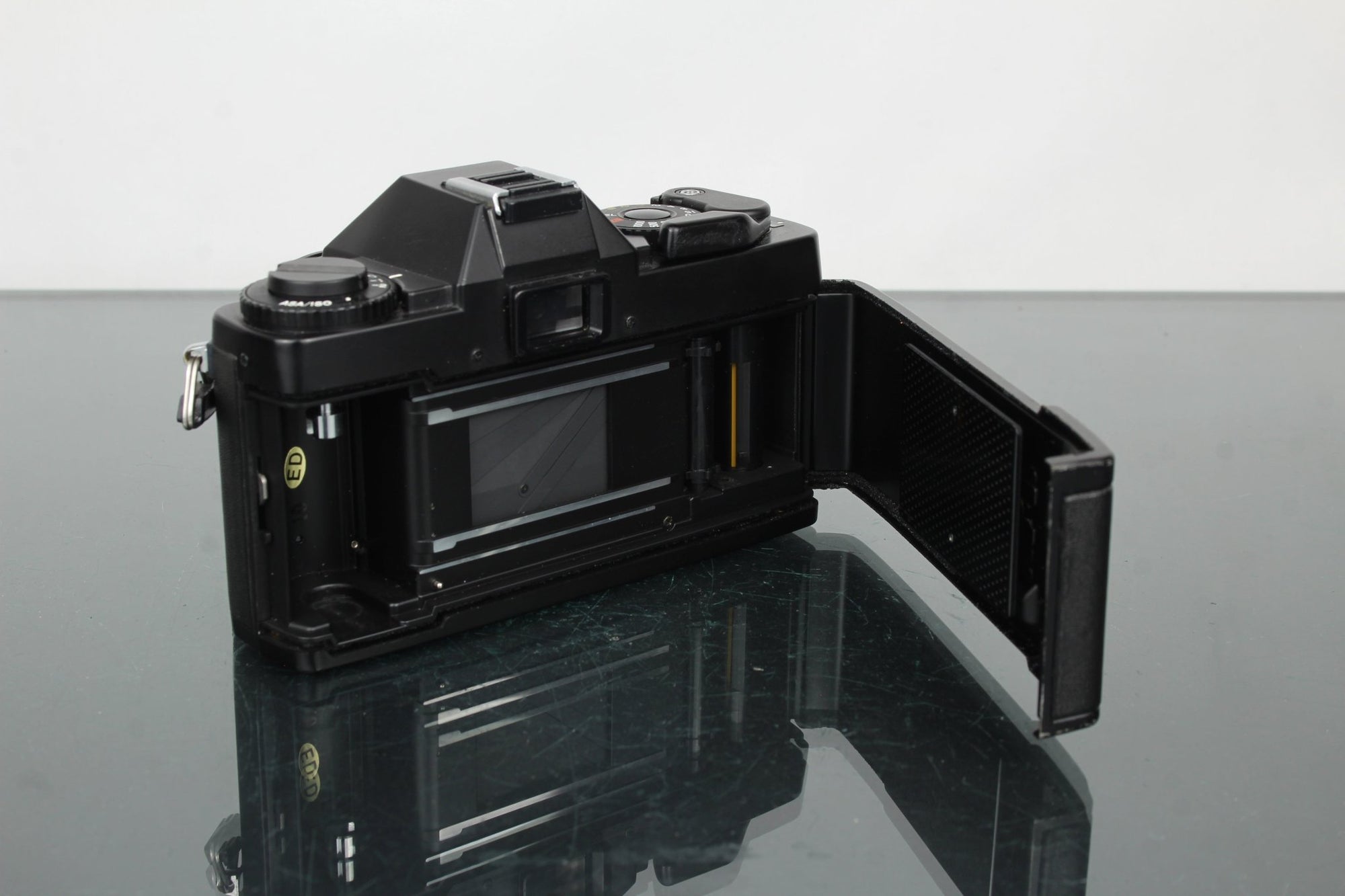 Mamiya ZM quartz + Mamiya - Sekor 1:3.5 28mm lens - Dutch|Thrift