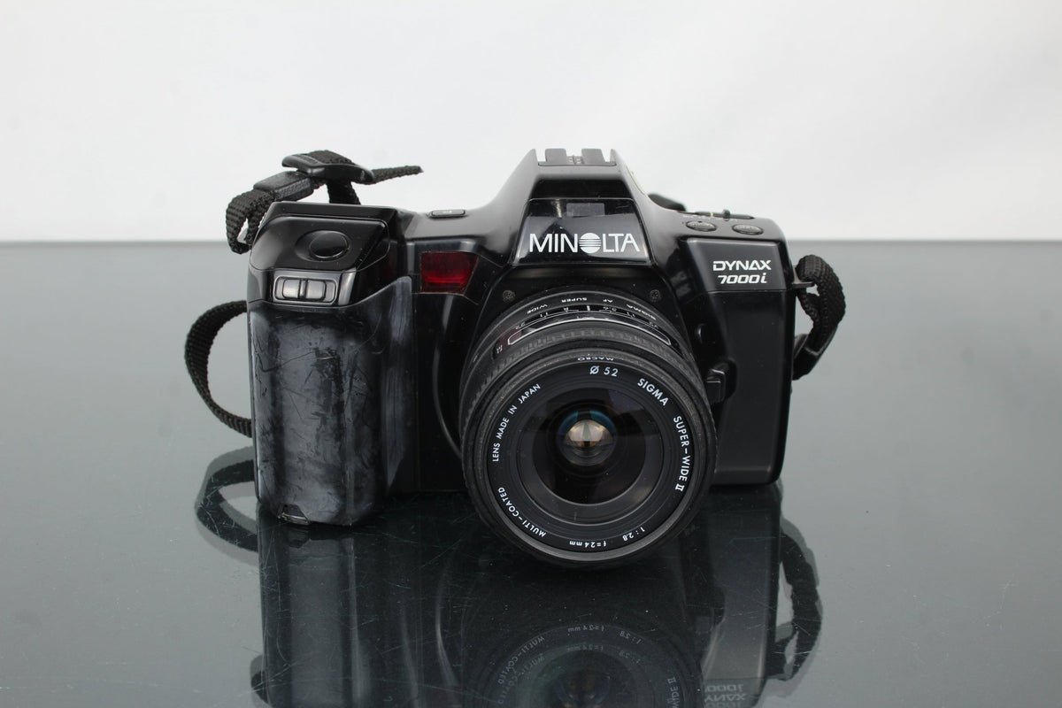 Minolta Dynax 7000i + Sigma 1:2.8 24mm lens - Dutch|Thrift