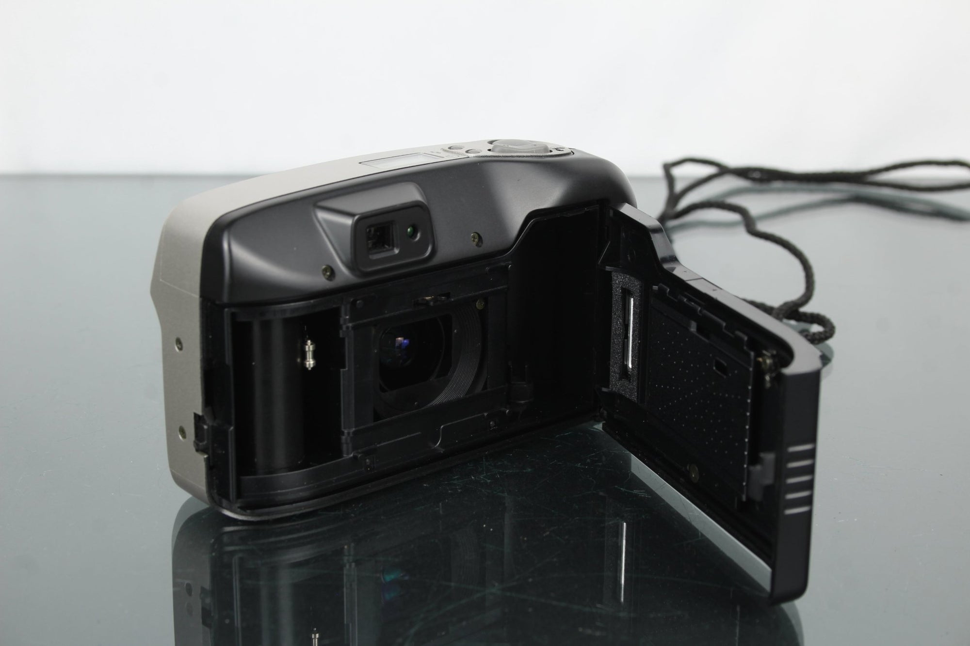Minolta Riva Zoom 70 - Dutch|Thrift