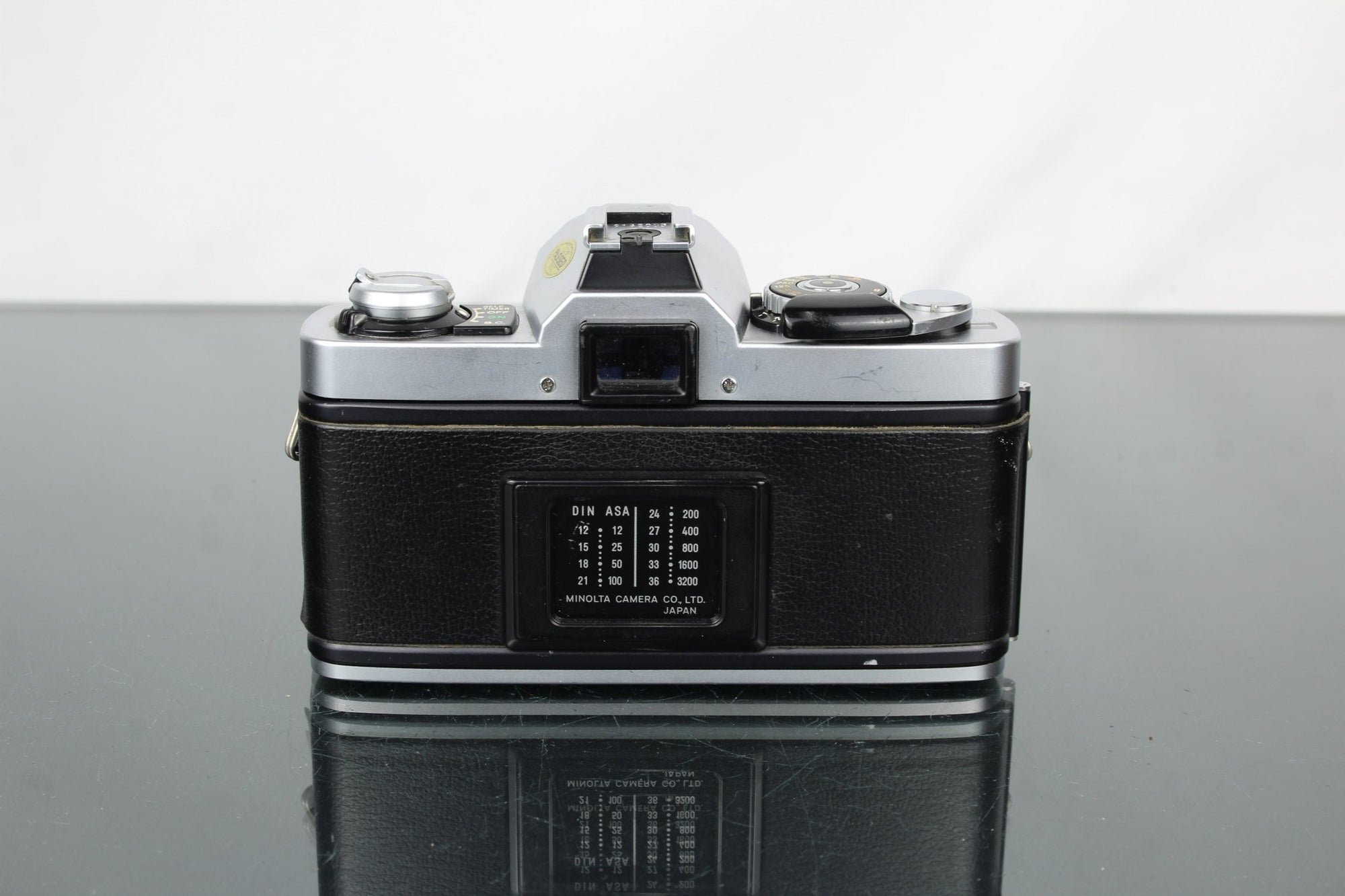 Minolta XG9 + 28mm 1:3.5 Minolta lens - Dutch|Thrift