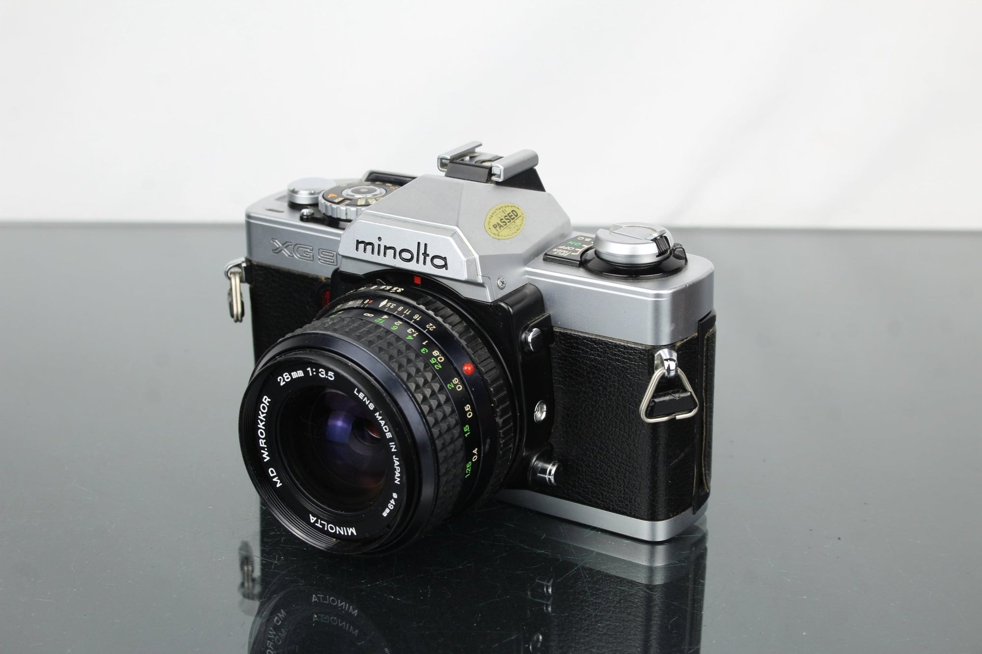 Minolta XG9 + 28mm 1:3.5 Minolta lens - Dutch|Thrift