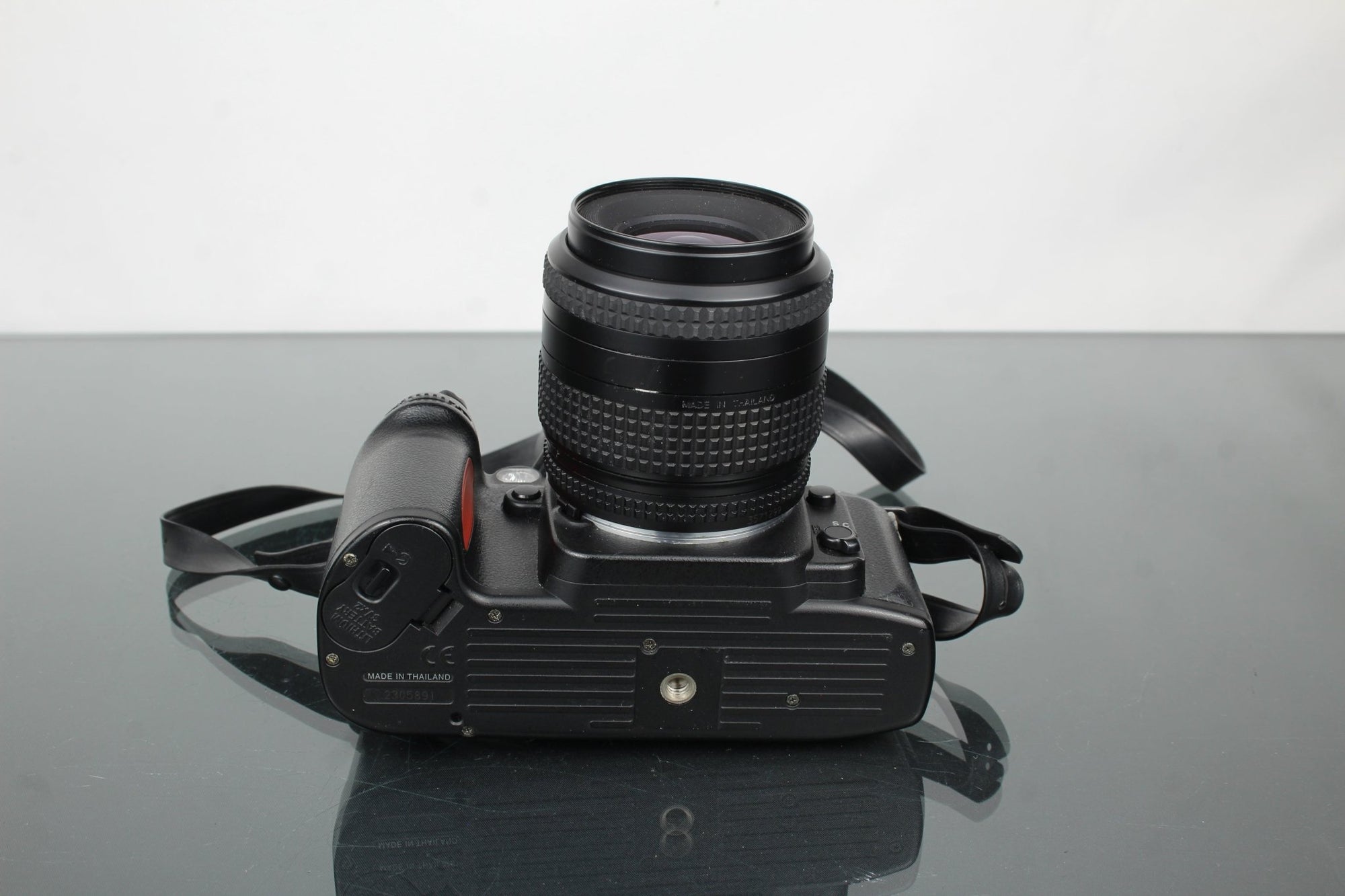Nikon F80 + Nikon 35 - 80mm 1:4 - 5.6 lens - Dutch|Thrift
