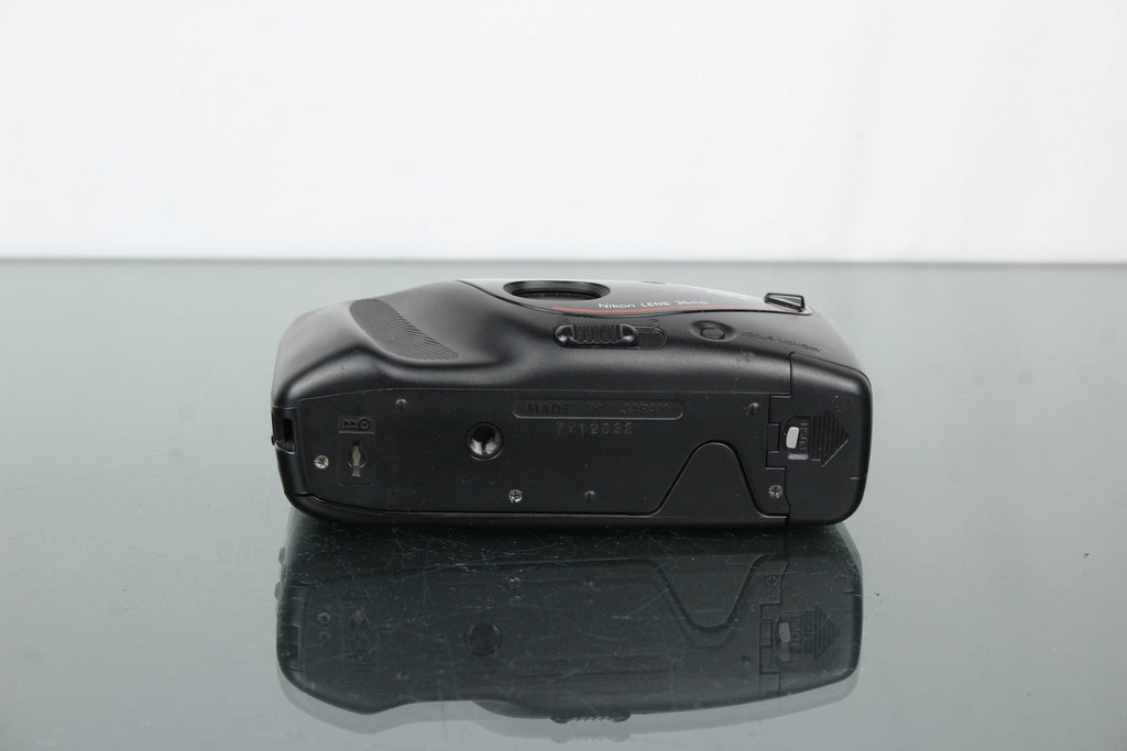 Nikon RF 2 - Dutch|Thrift