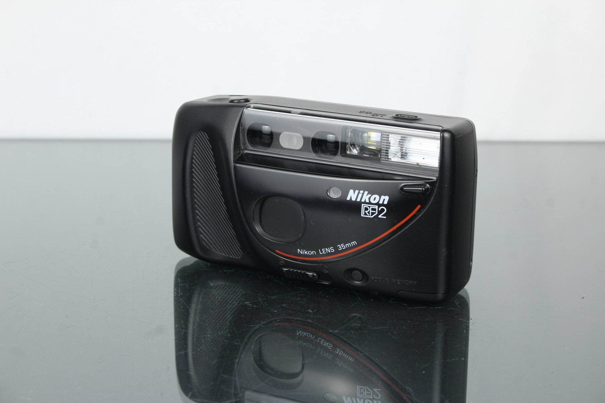Nikon RF 2 - Dutch|Thrift