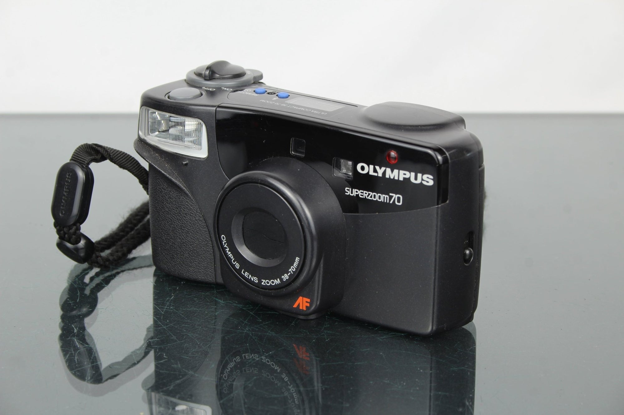 Olympus Superzoom 70 - Dutch|Thrift
