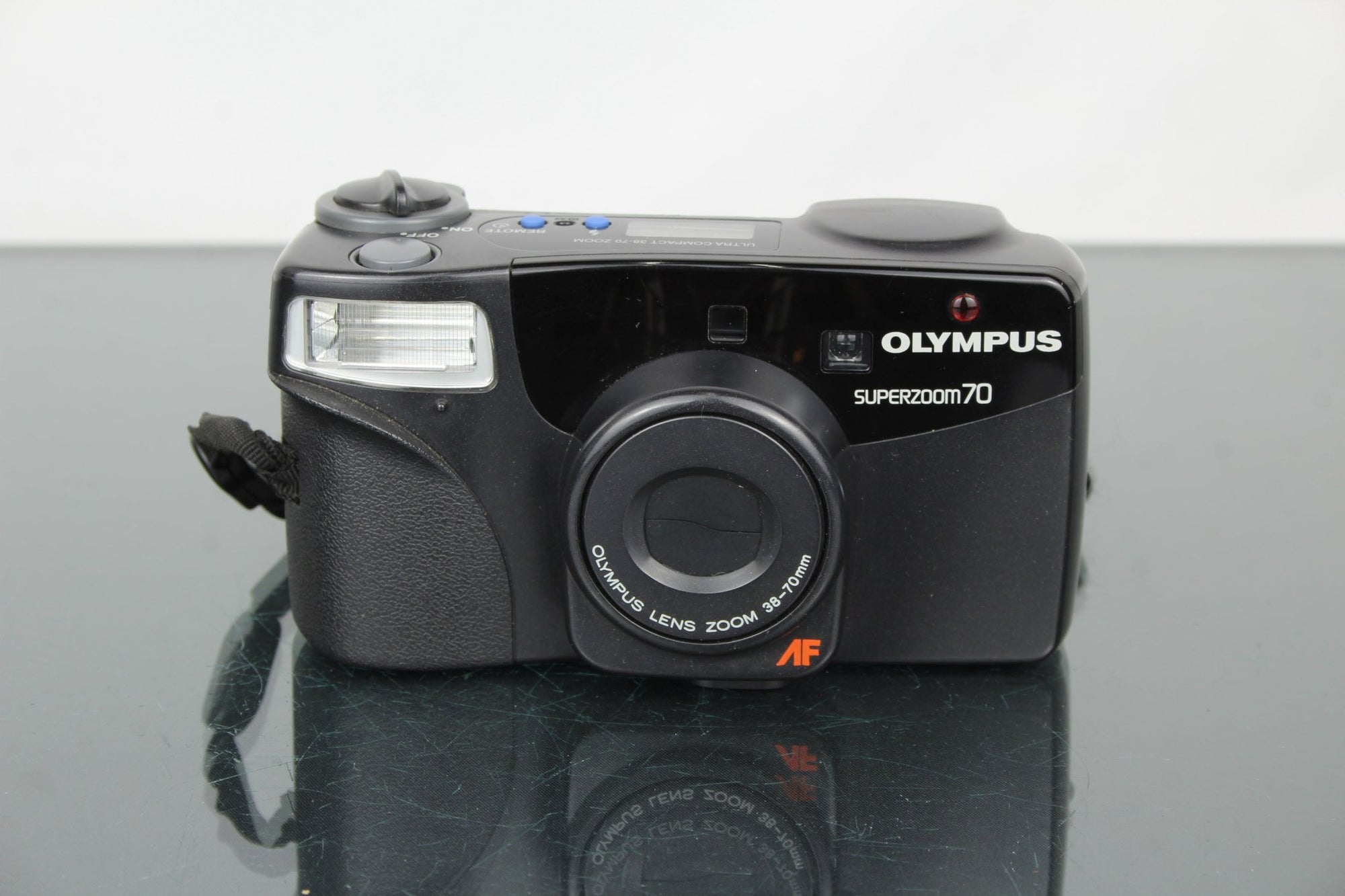 Olympus Superzoom 70 - Dutch|Thrift