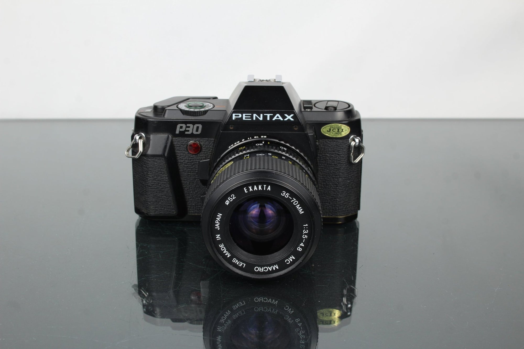 Pentax P30 + Exakta 25 - 70mm 1:3.5 - 4.8 lens - Dutch|Thrift