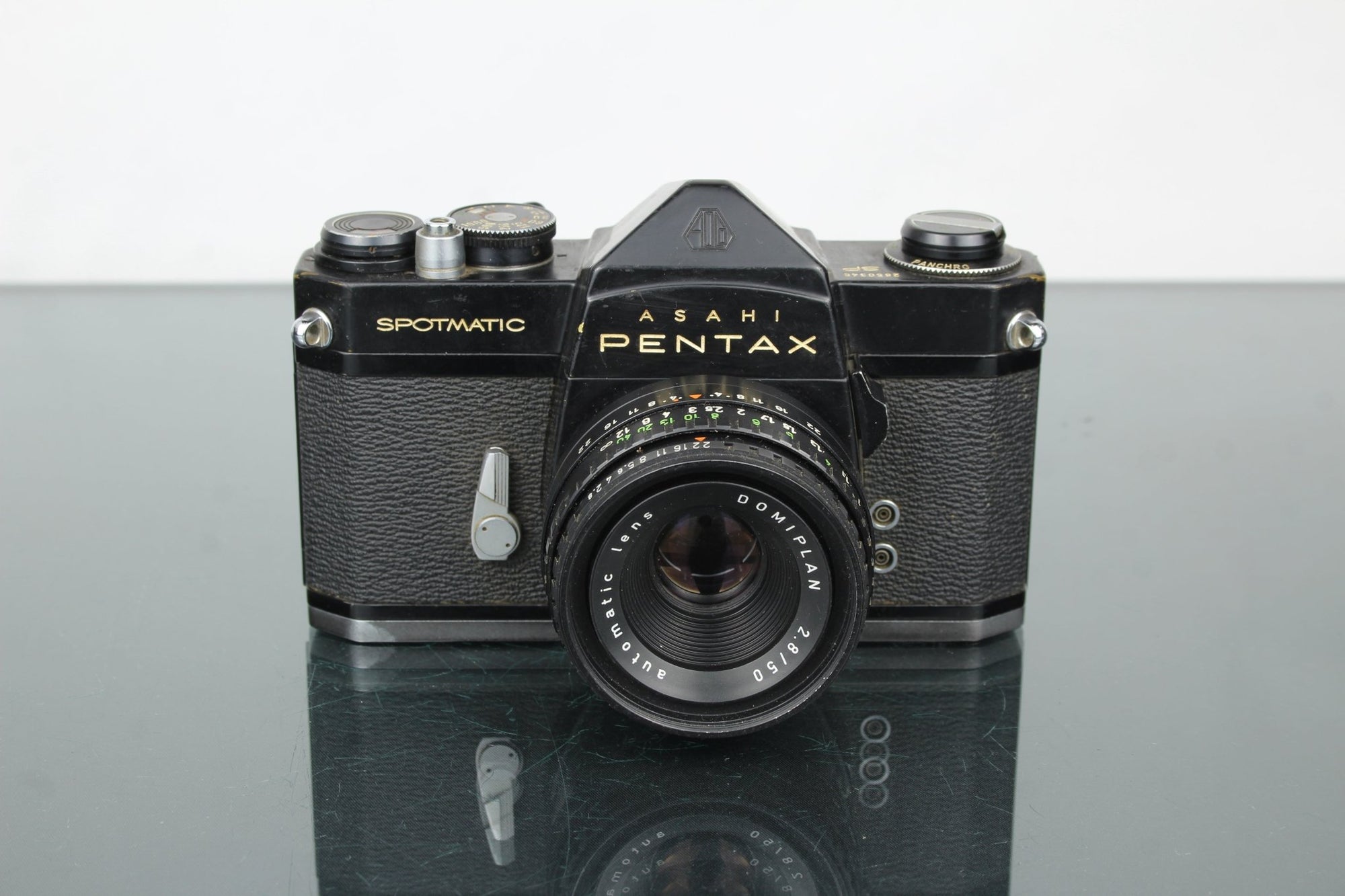 Pentax Spotmatic + Domiplan 28/50 - Dutch|Thrift