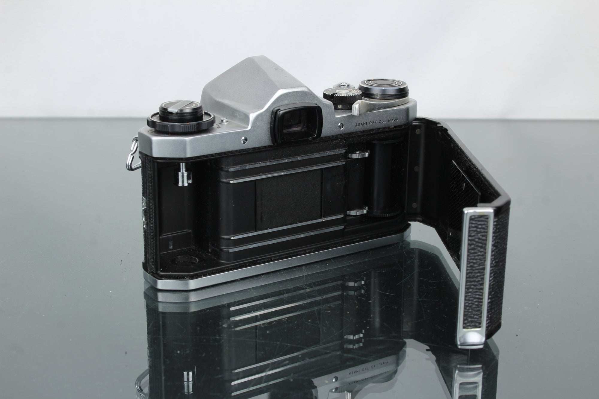 Pentax SV - Dutch|Thrift
