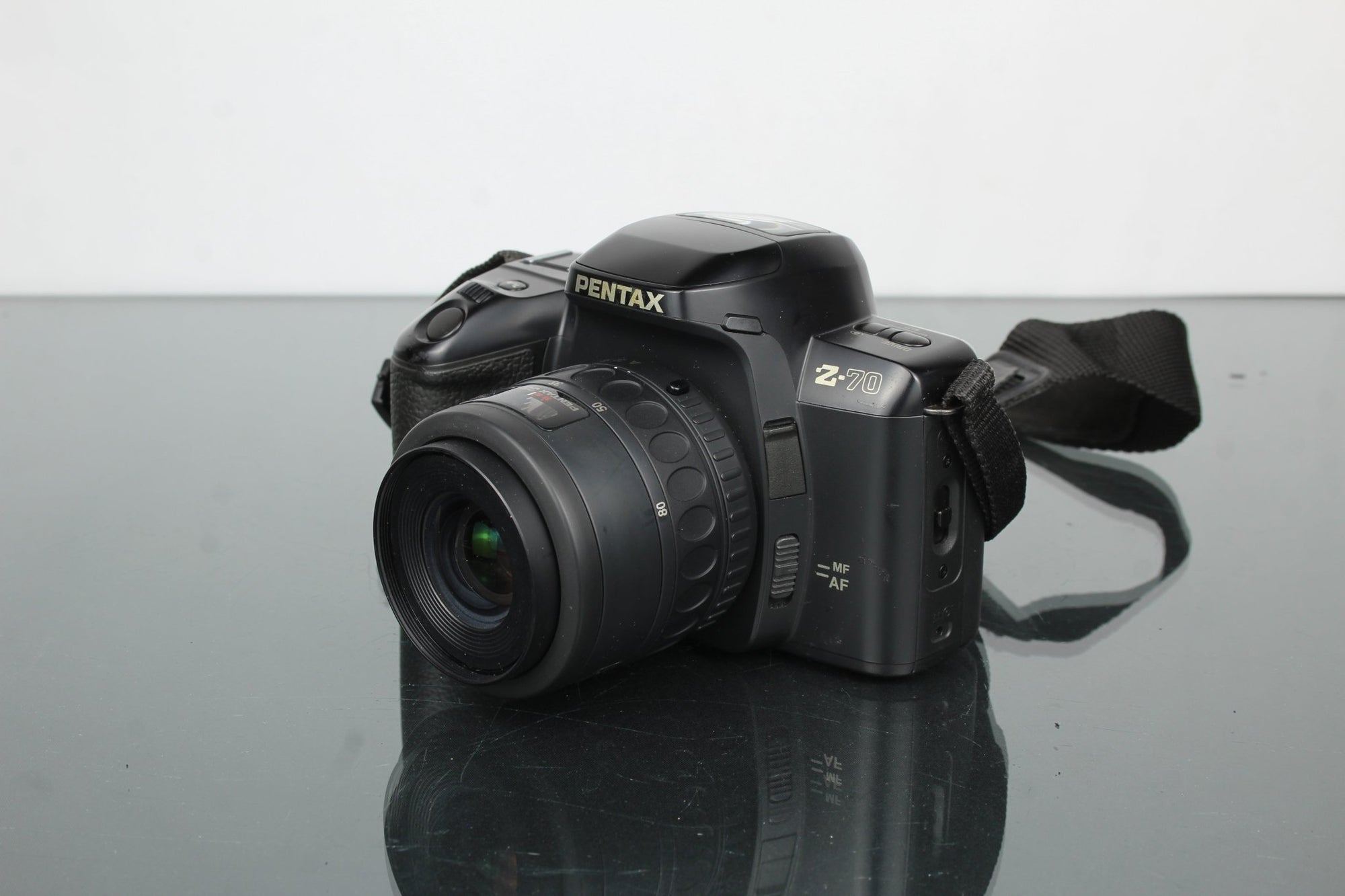 Pentax Z - 70 + SMC Pentax - F 1:4 - 5.6 35 - 80mm - Dutch|Thrift