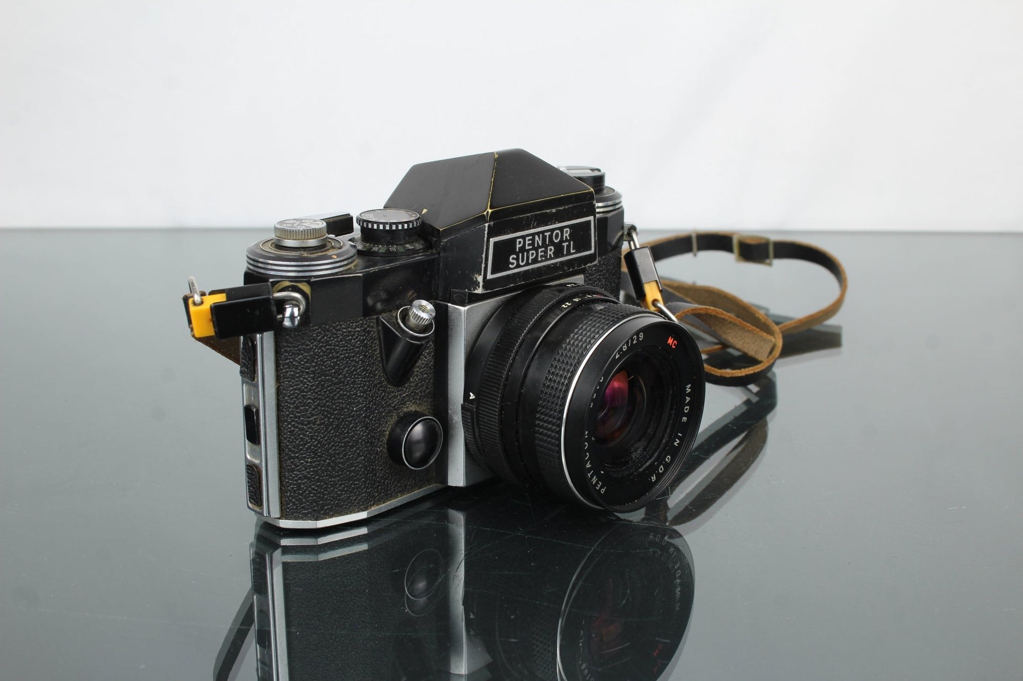 Pentor Super TL + Pentacon 2.8/29 lens - Dutch|Thrift
