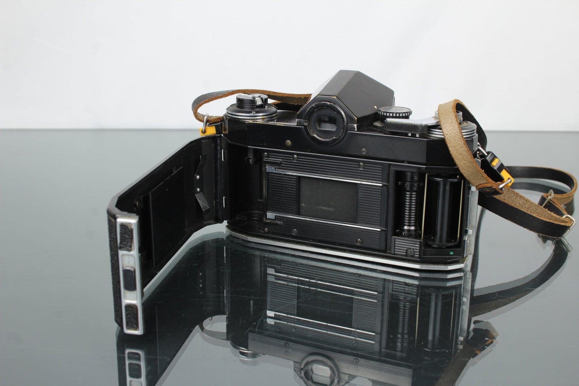 Pentor Super TL + Pentacon 2.8/29 lens - Dutch|Thrift