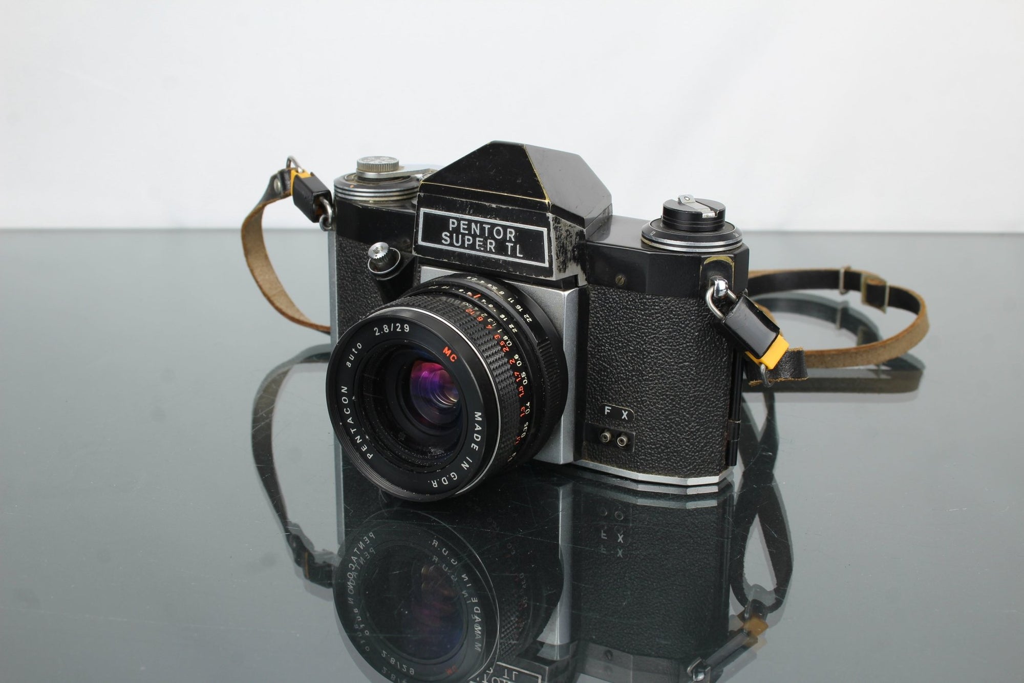 Pentor Super TL + Pentacon 2.8/29 lens - Dutch|Thrift