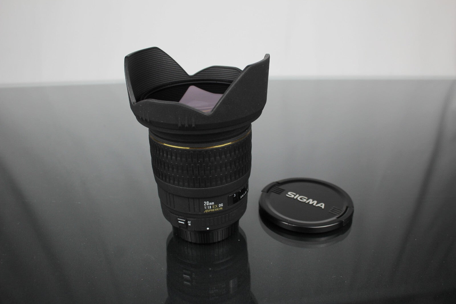 Sigma Aspherical Lens | 20mm 1:1.8 DG EX | Canon EF Mount - Dutch|Thrift