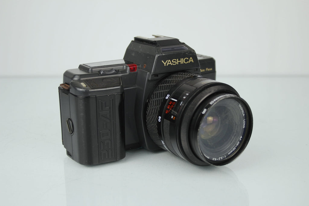 Yashica 230 AF + 35 - 70mm 1:3.3 - 4.5 - Dutch|Thrift