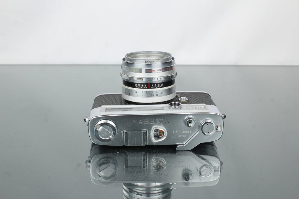Yashica LYNX - 5000 + Yashinon 1:1.8 45mm lens - Dutch|Thrift