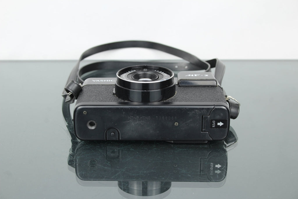 Yashica MF2 - Dutch|Thrift